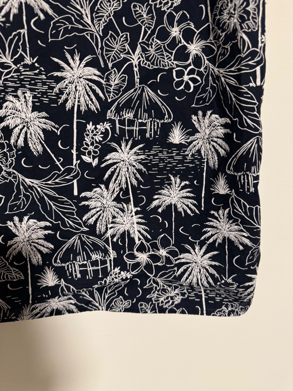 Banana Republic Factory Navy Short-Sleeve Tropical Print Button-Down - Picture 10 of 10